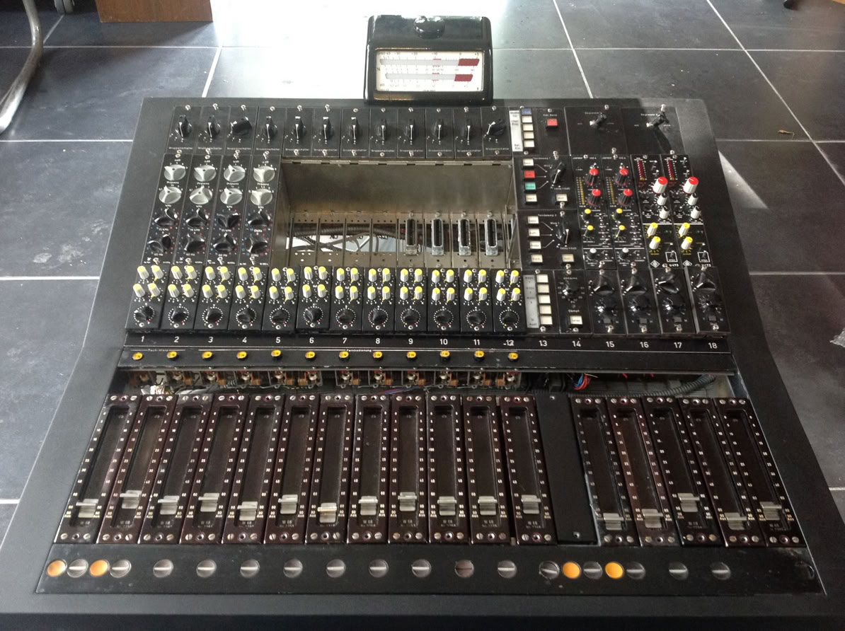 Neumann W395 Telefunken mixing desk